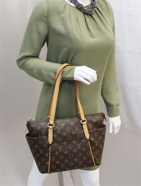 lv totally pm monogram|LOUIS VUITTON Monogram Totally PM 1509905 .